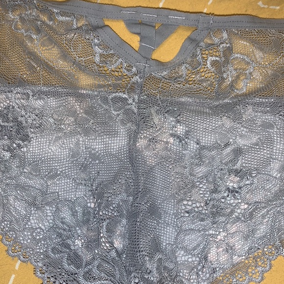 Two NWT PANTIES~Thongs. ;green lace + 1 more - Picture 5 of 9